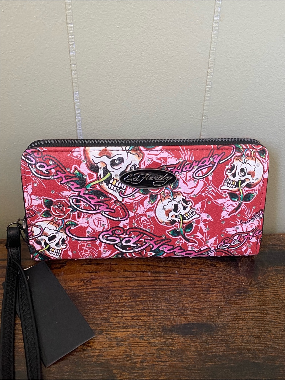 Ed Hardy Red Skull & Rose Zip Wallet with Wrist Strap NWT - Picture 2 of 5